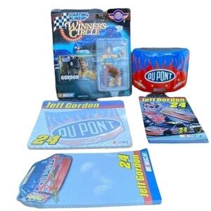 NASCAR Jeff Gordon #24 Winners Circle Figure Collector Tin W 2 Playing Cards Pk